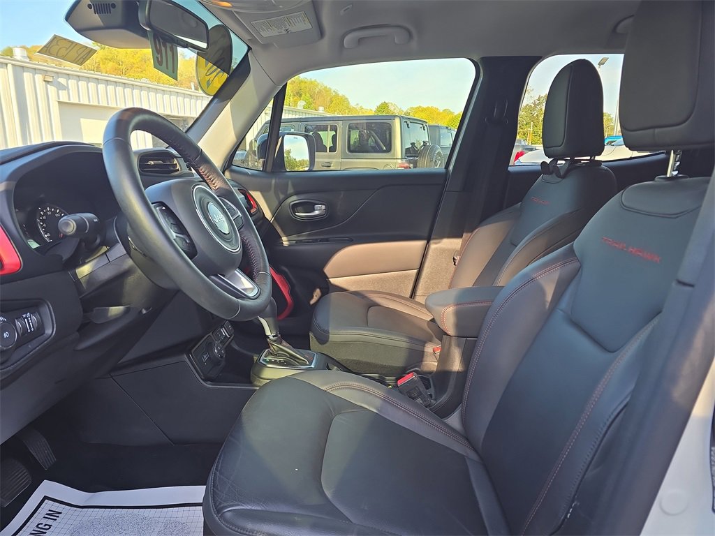 Used 2023 Jeep Renegade Trailhawk w/ Trailhawk Elite Group image 11