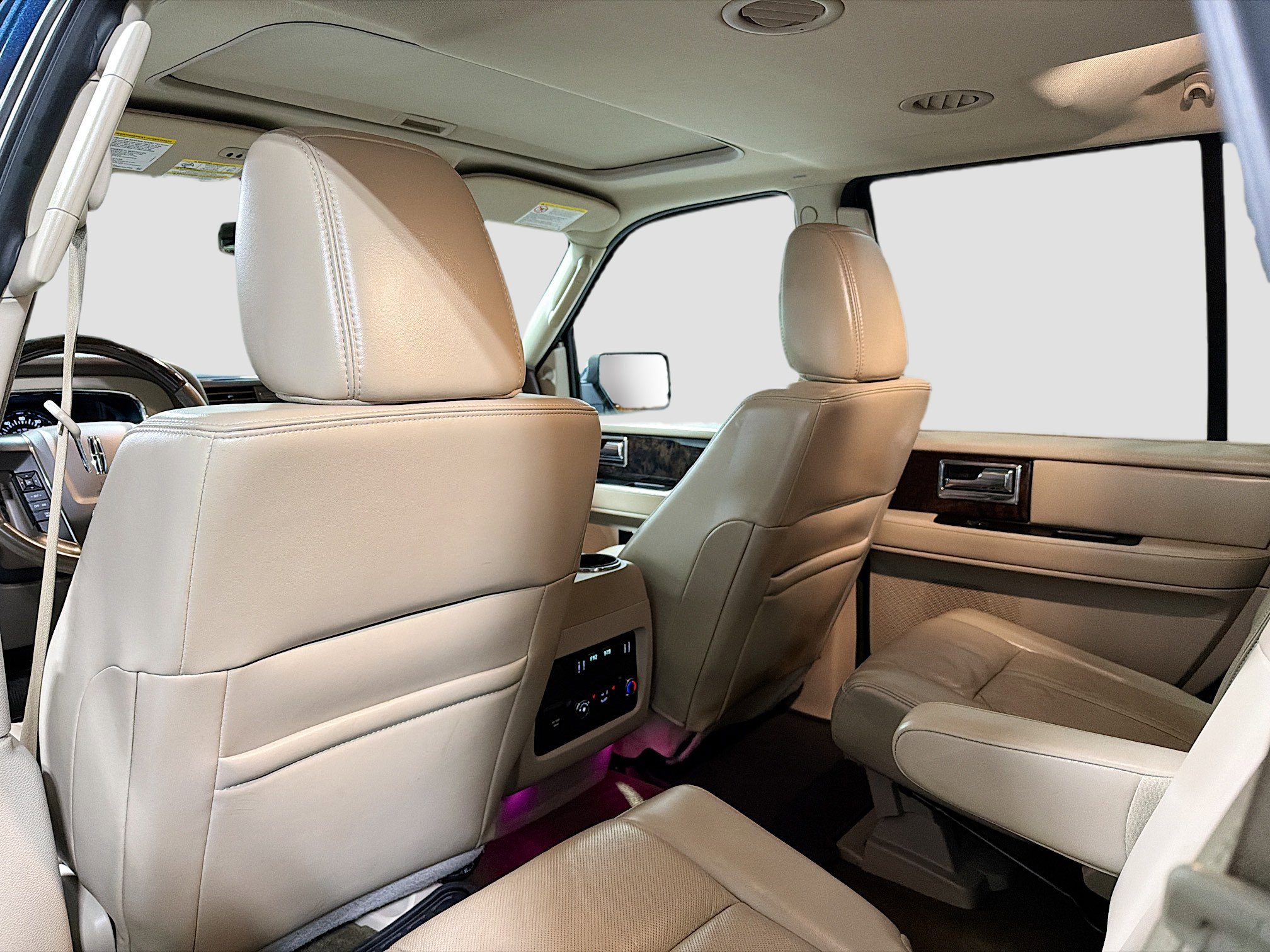 Used 2017 Lincoln Navigator Select image 10