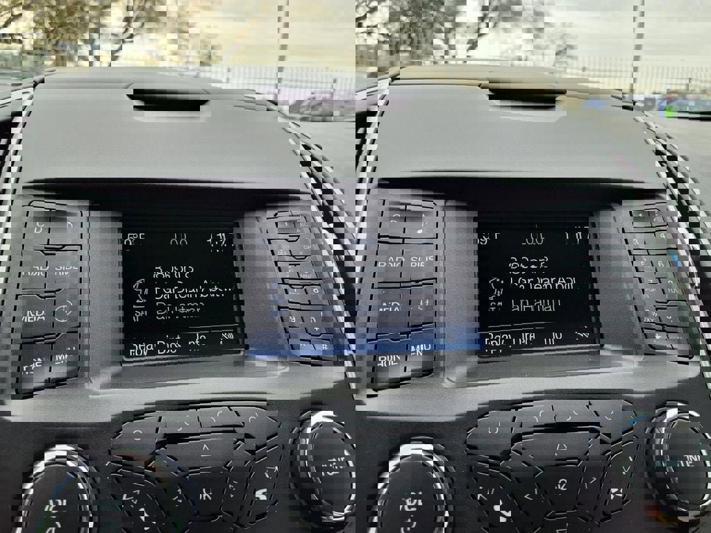 Used 2017 Ford Edge SEL image 6