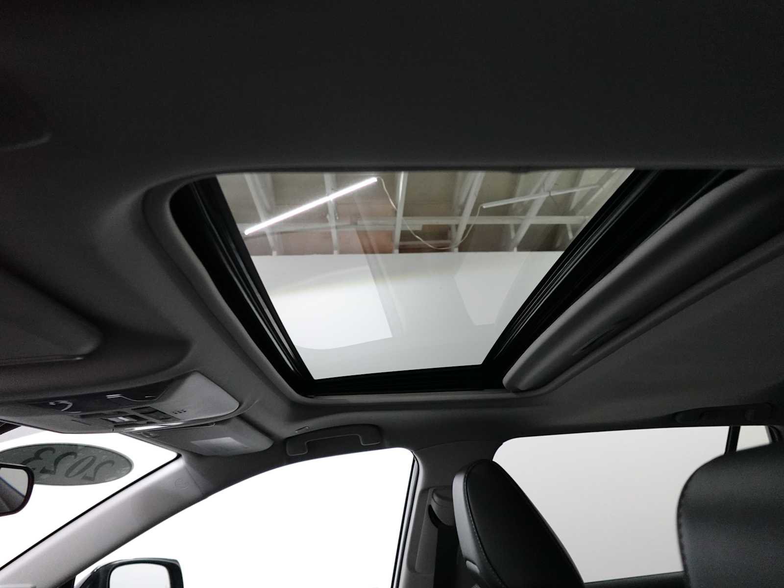 Used 2023 Toyota RAV4 XLE Premium image 23