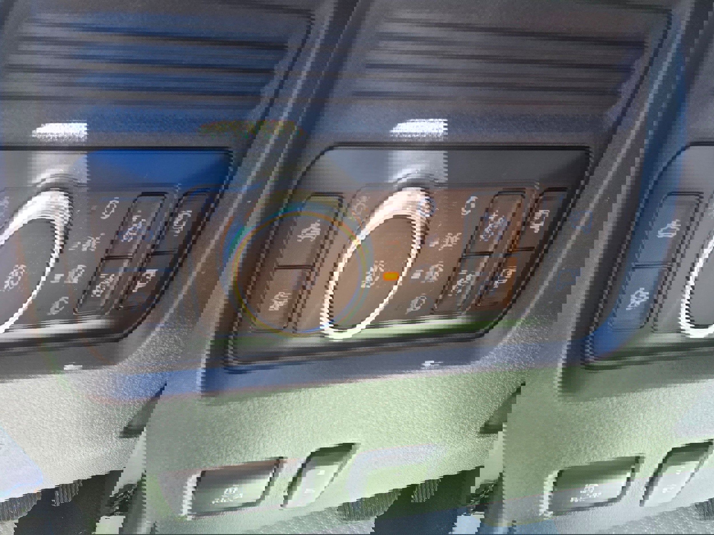 New 2026 Ford F250 Lariat w/ Black Appearance Package image 17