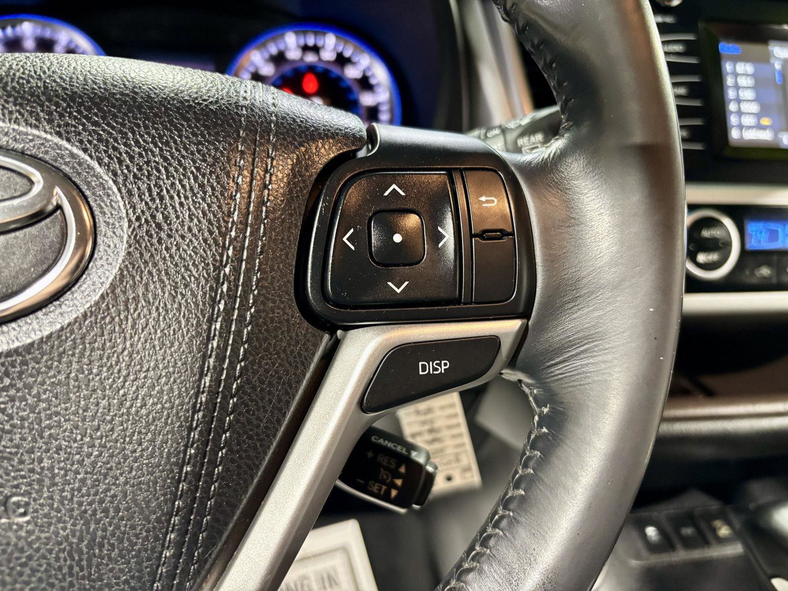 Used 2015 Toyota Highlander Plus image 35