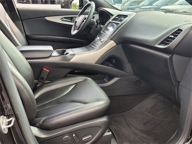 Used 2020 Lincoln Nautilus FWD image 15