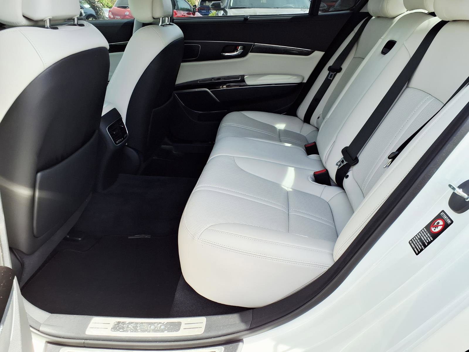 Used 2017 Kia K900 Luxury RWD image 17