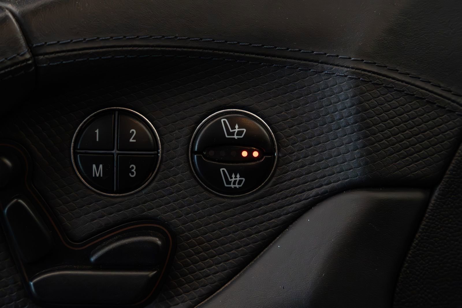 Used 2004 Mercedes-Benz SL 55 AMG image 10