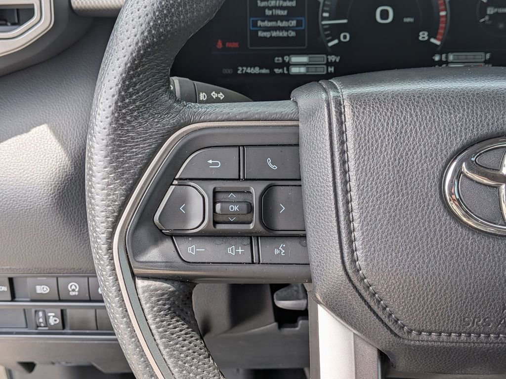Used 2025 Toyota Tundra Limited AWD/4WD image 18