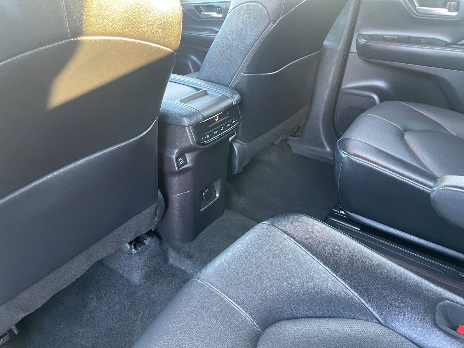 Used 2025 Toyota Grand Highlander FWD image 24