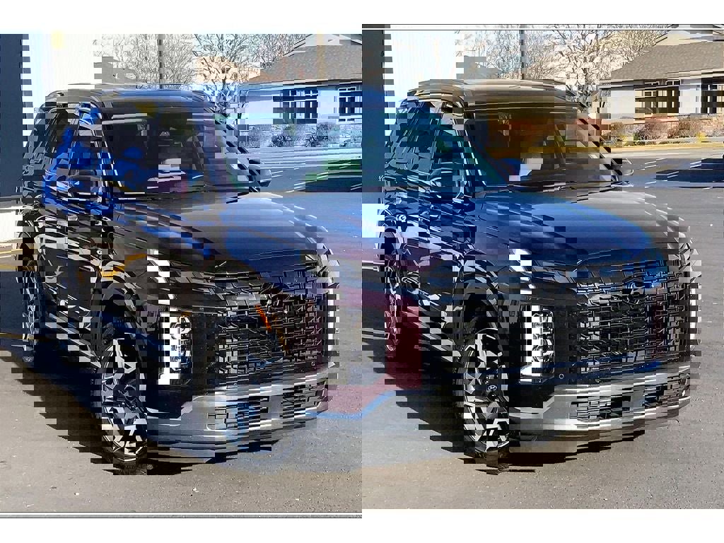 Used 2024 Hyundai Palisade SEL w/ Premium Package image 2