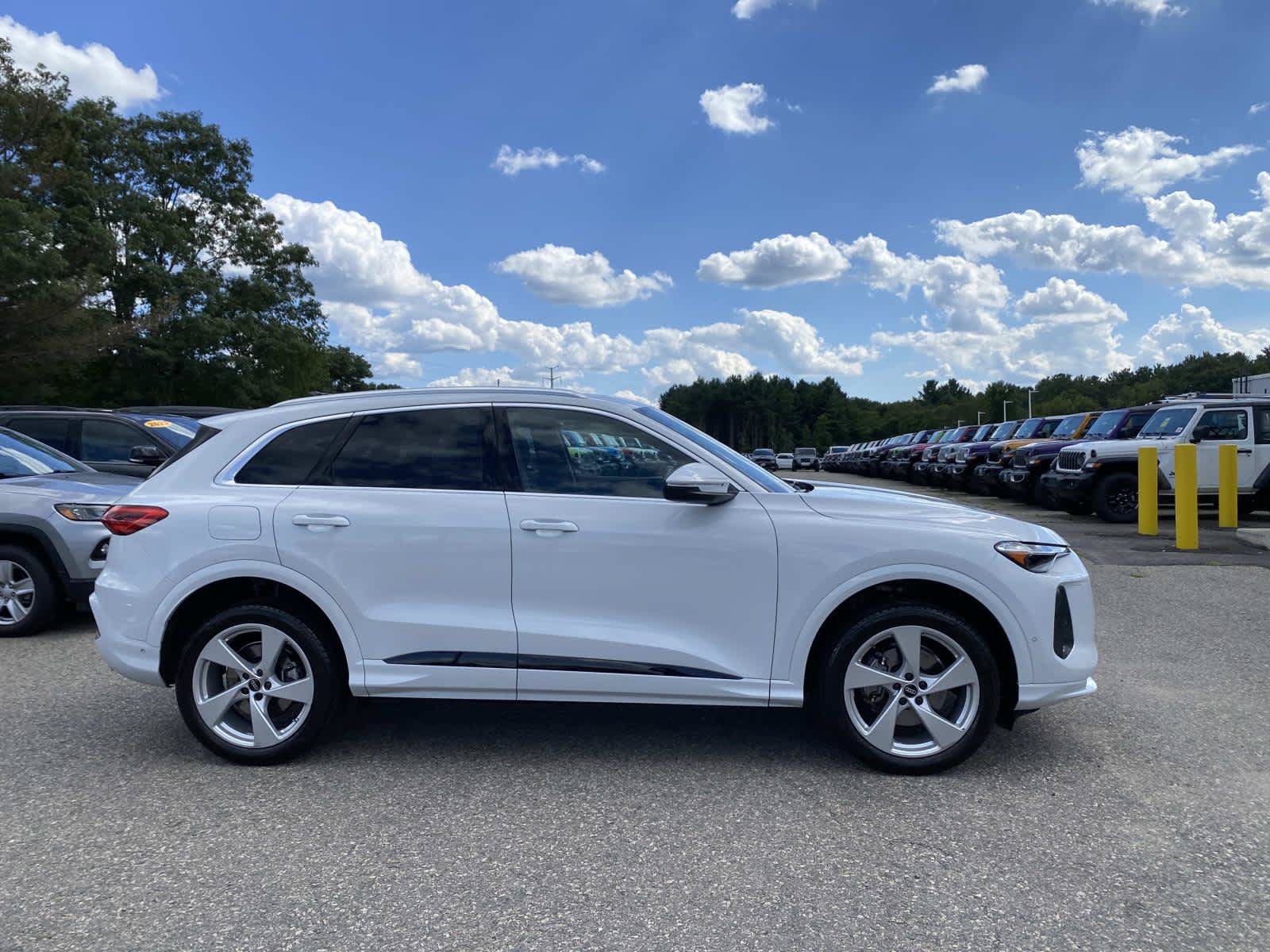 Used 2025 Audi Q5 Premium Plus AWD/4WD image 2
