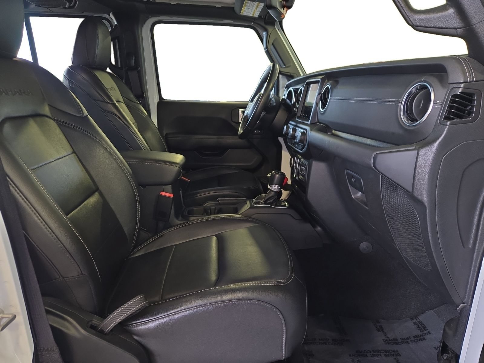 Used 2023 Jeep Wrangler Unlimited Sahara w/ Cold Weather Group AWD/4WD image 23