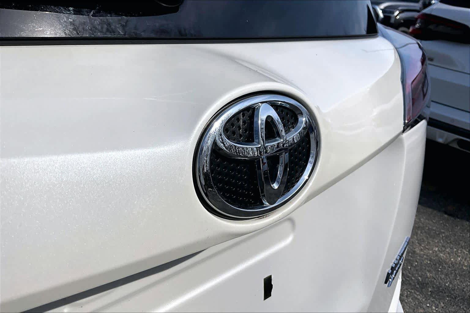 Certified 2016 Toyota RAV4 Limited AWD/4WD image 30