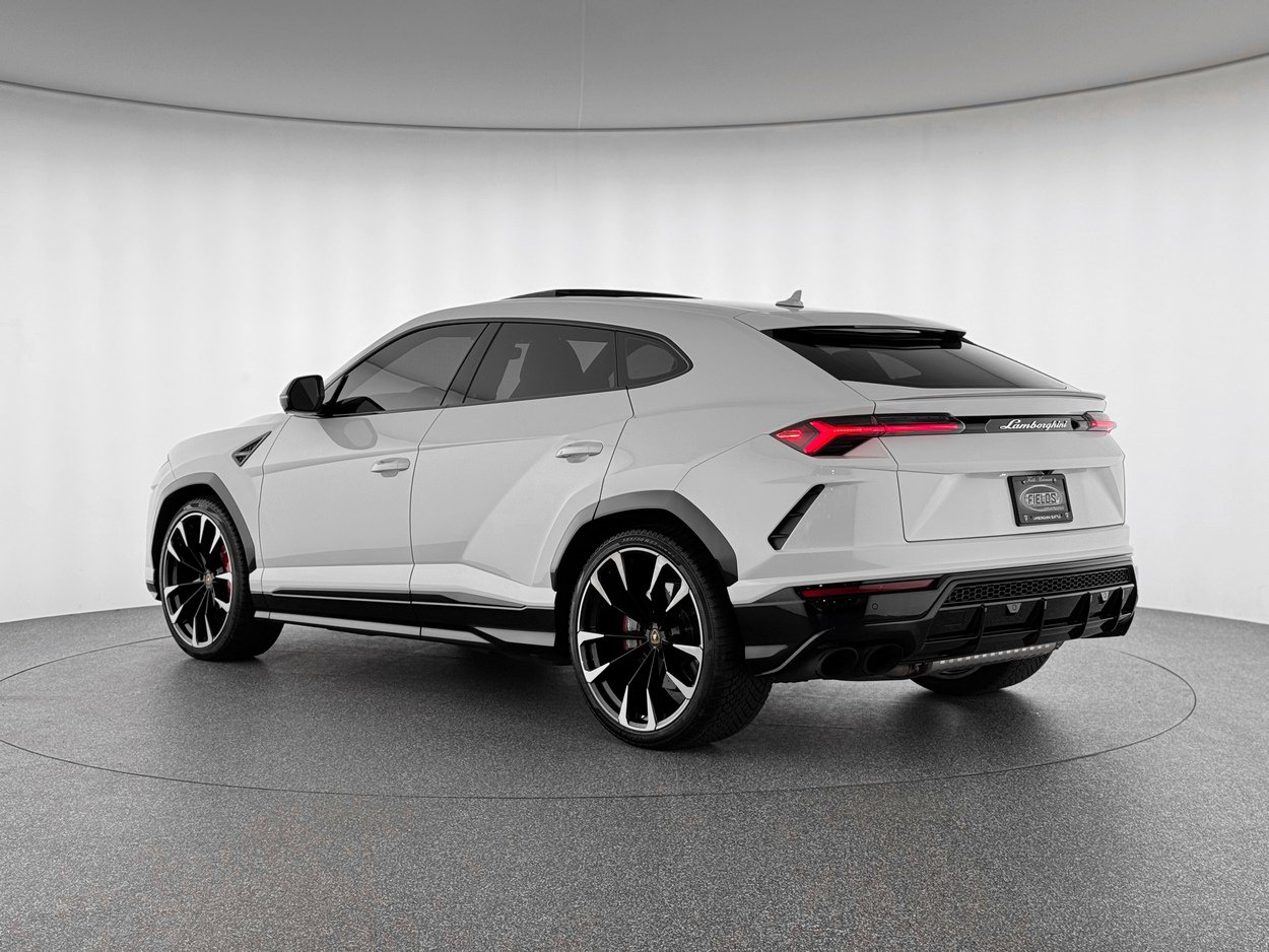 Used 2021 Lamborghini Urus image 3
