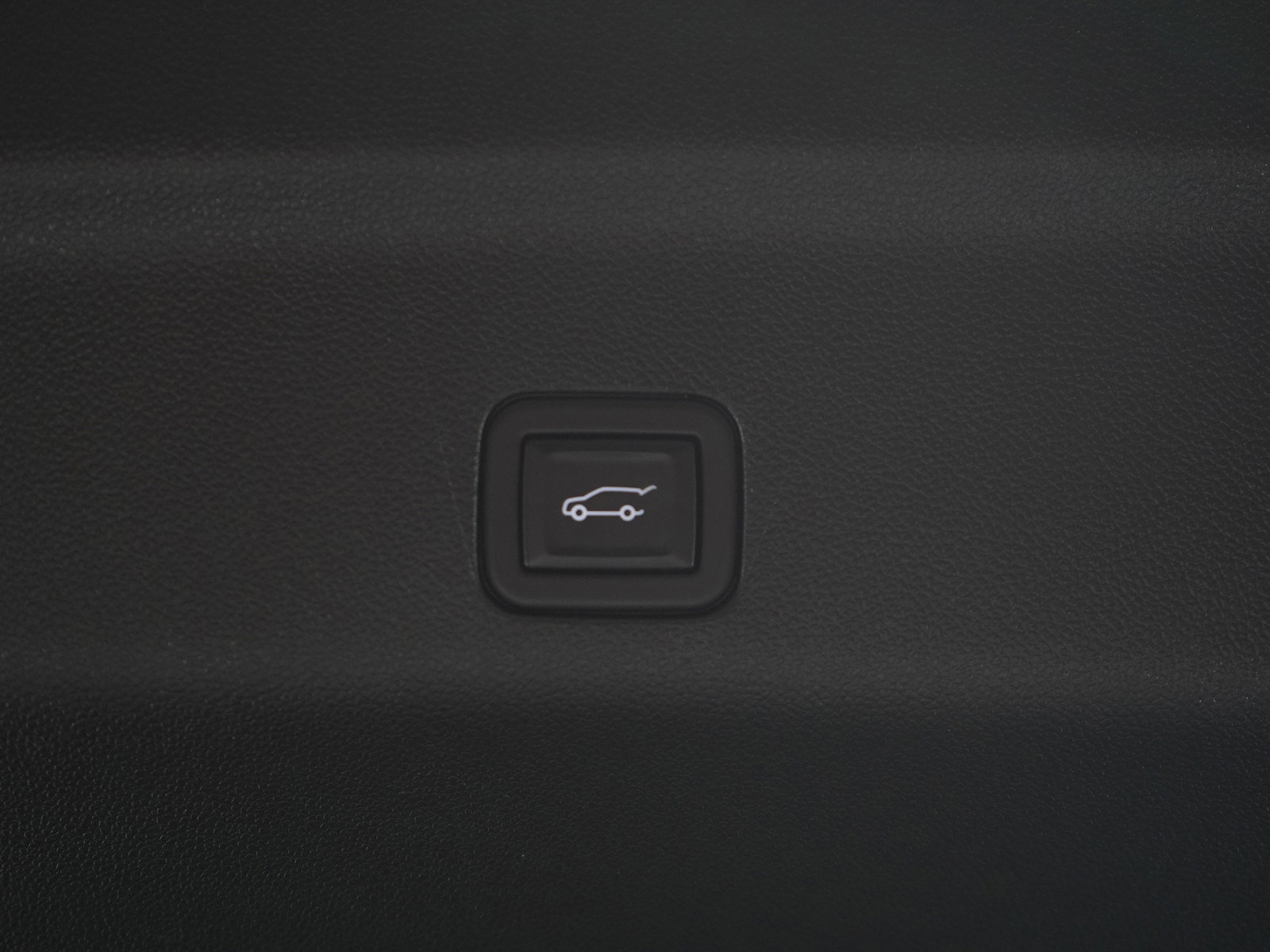 Used 2024 Chevrolet Suburban High Country w/ Premium Package image 17