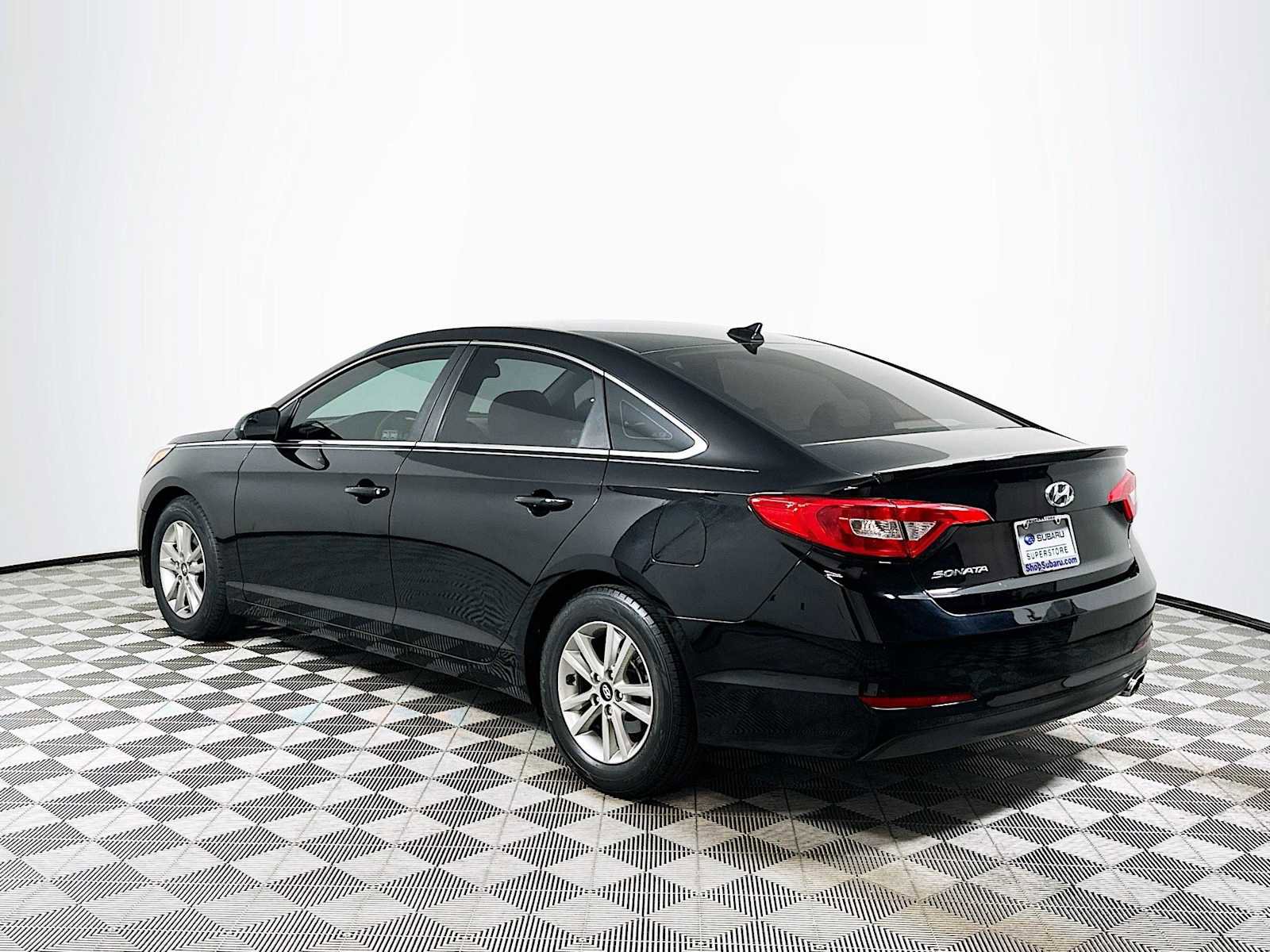 Used 2015 Hyundai Sonata SE w/ Option Group 02 FWD image 5
