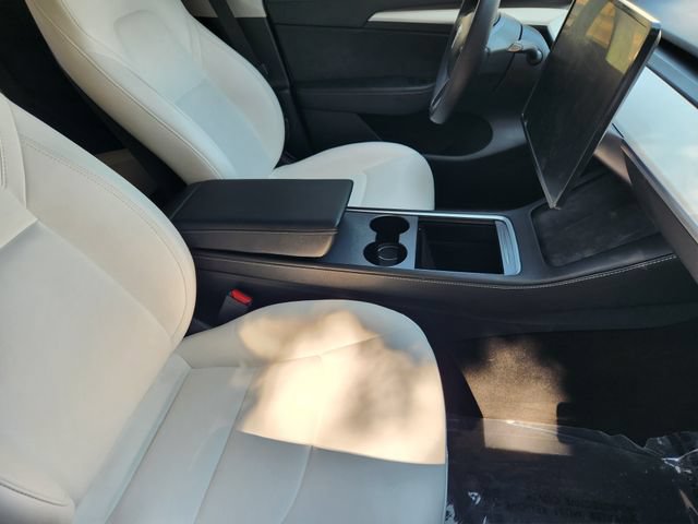Used 2025 Tesla Model Y Long Range AWD/4WD image 17