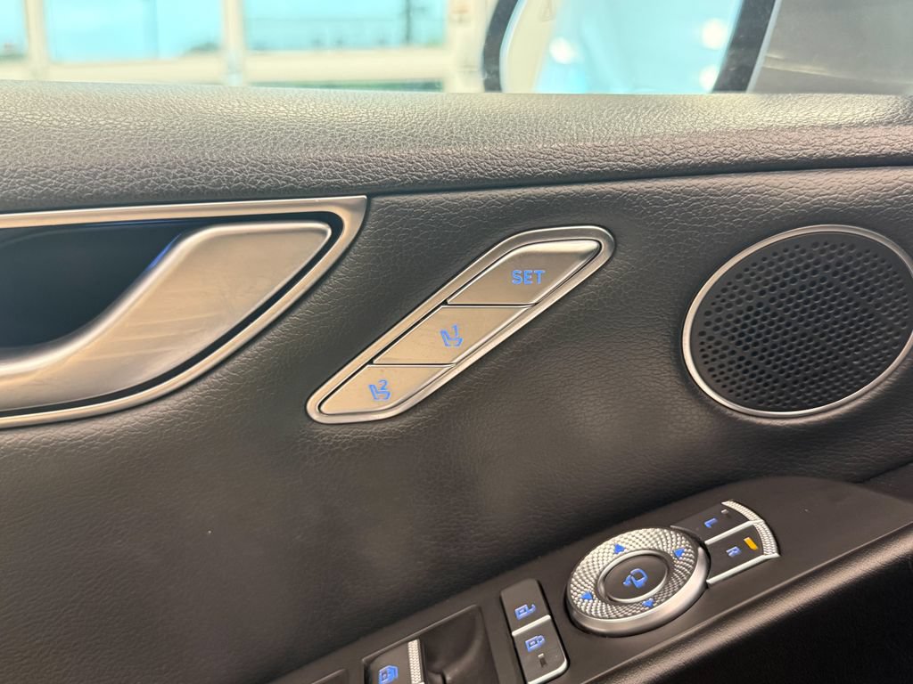 Used 2023 Genesis G80 2.5T AWD/4WD image 13