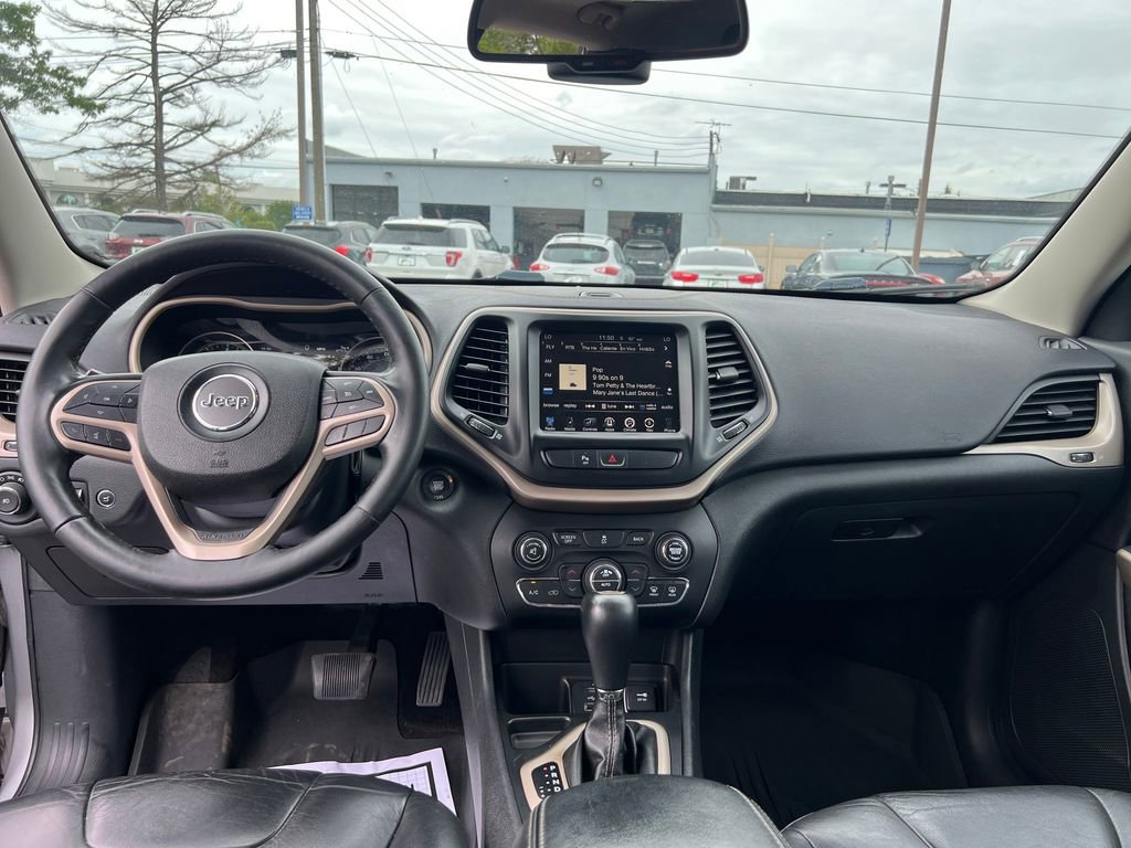 Used 2018 Jeep Cherokee Limited FWD image 17