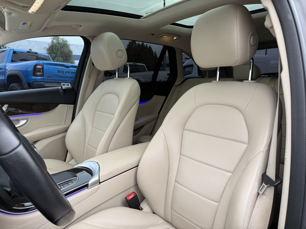 Used 2020 Mercedes-Benz GLC 300 4MATIC w/ Parking Assistance Package image 13