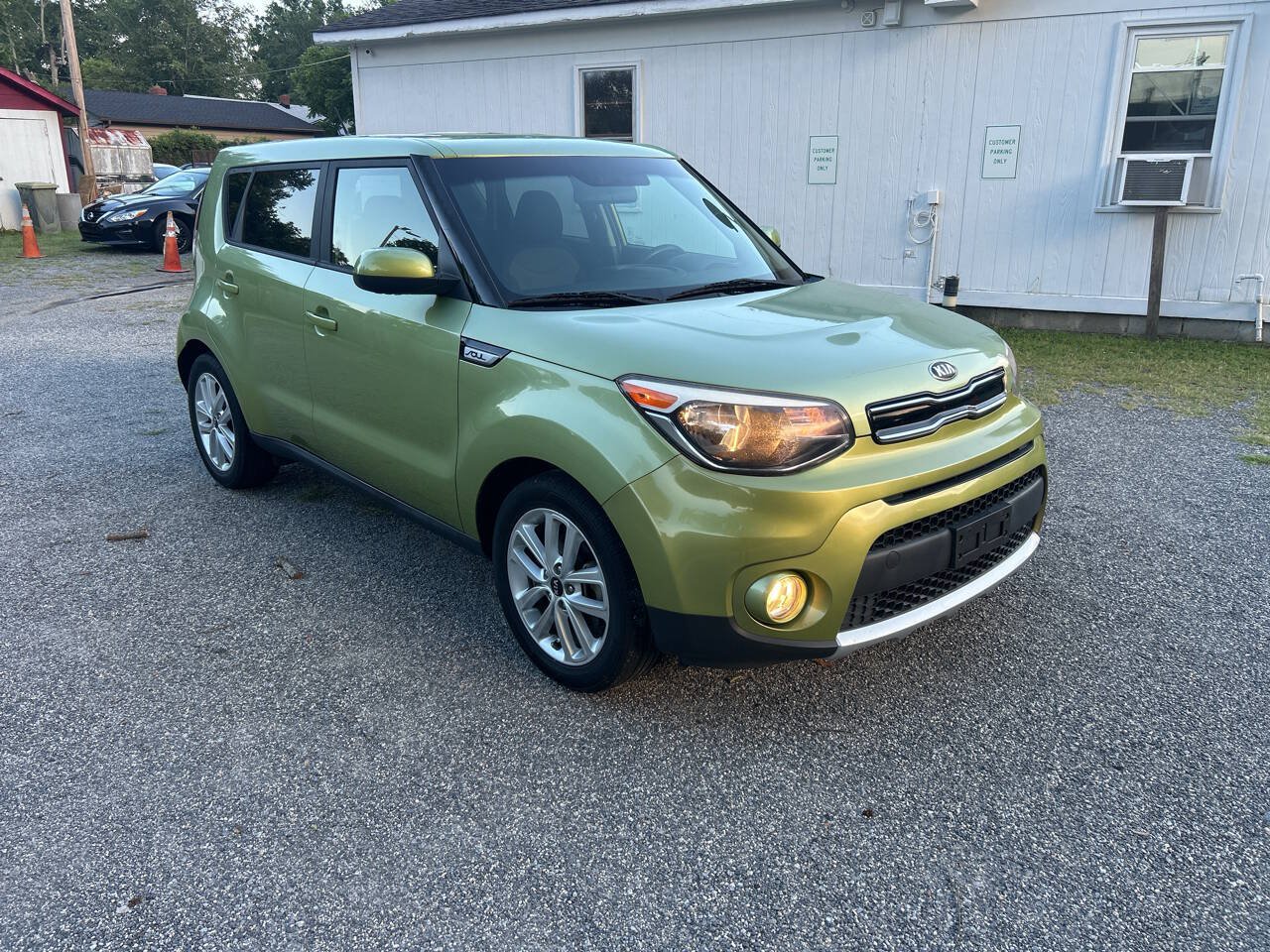Used 2017 Kia Soul + FWD image 8