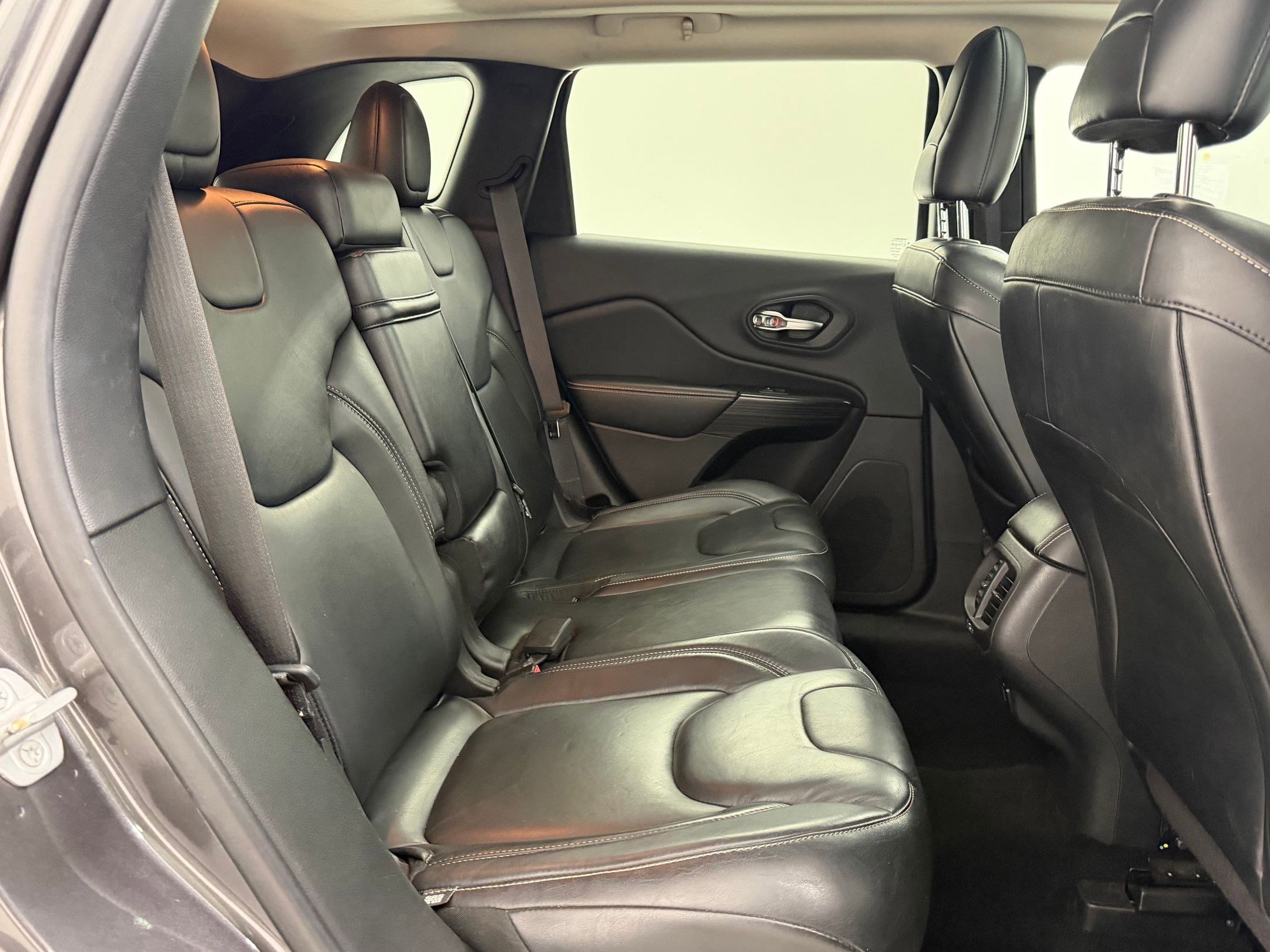 Used 2014 Jeep Cherokee Limited FWD image 25