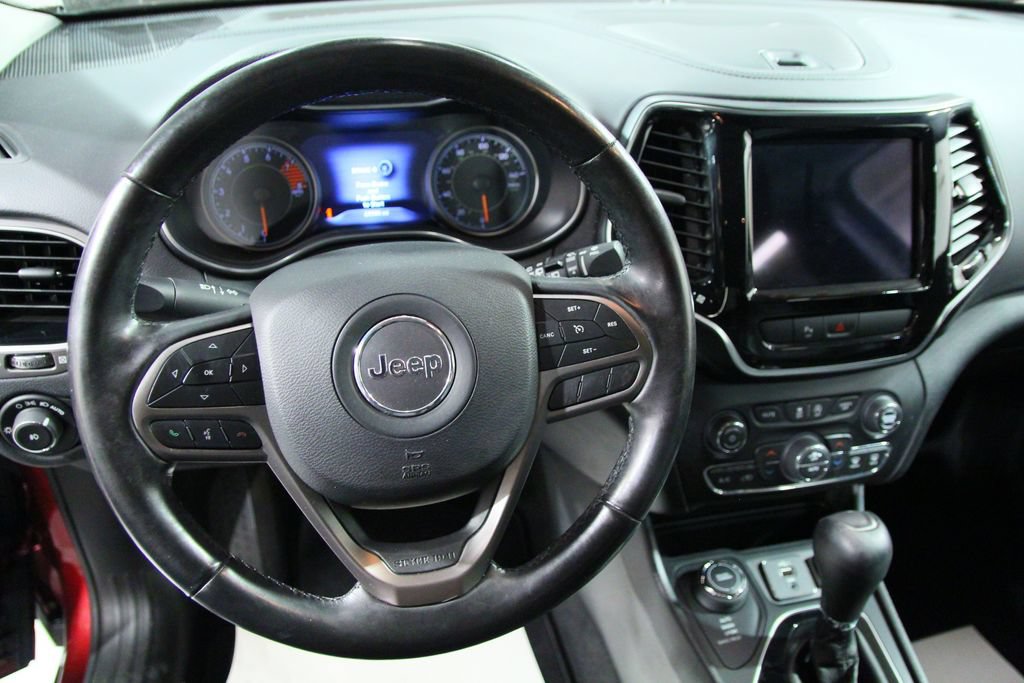 Used 2019 Jeep Cherokee Limited AWD/4WD image 19