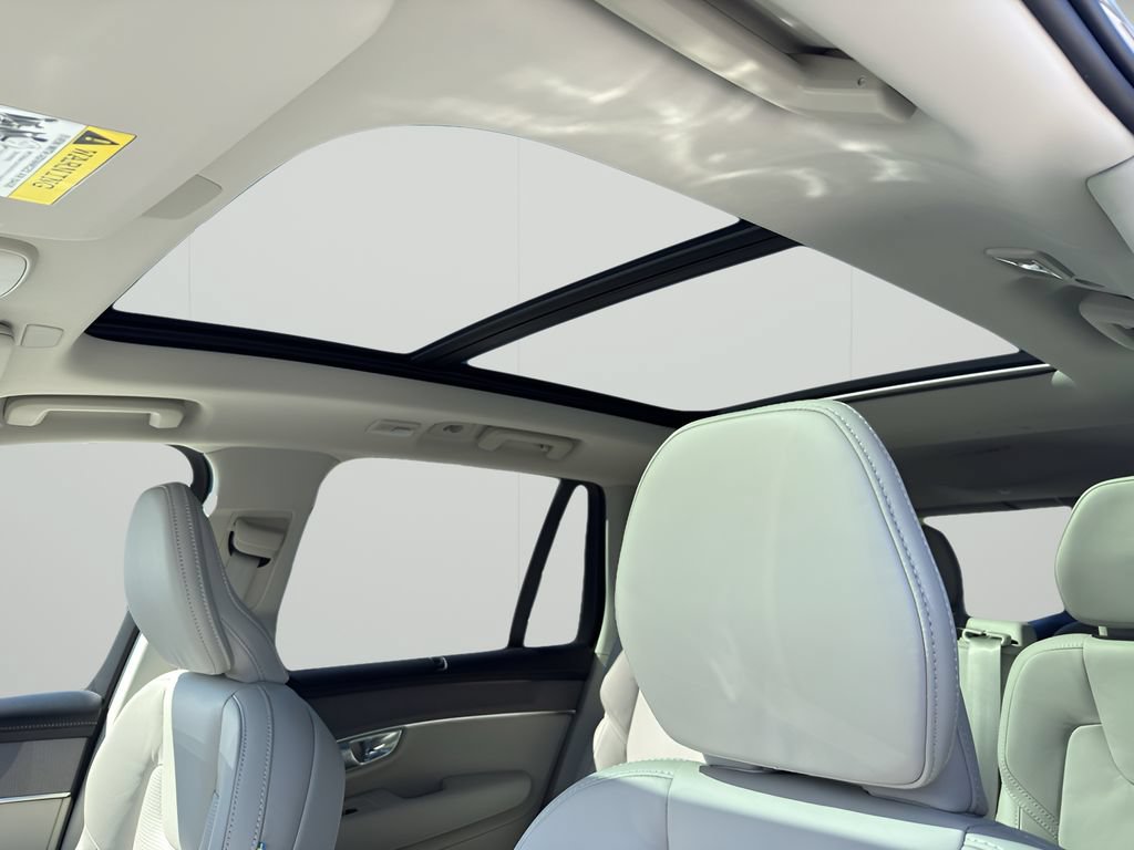 New 2026 Volvo XC90 T8 Ultra w/ Protection Package Premier AWD/4WD image 13