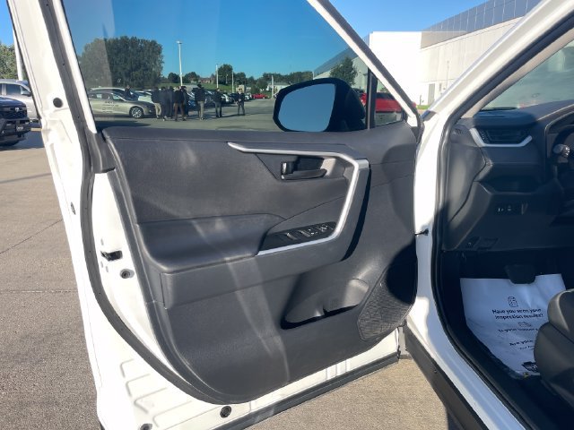 Certified 2025 Toyota RAV4 LE AWD/4WD image 20