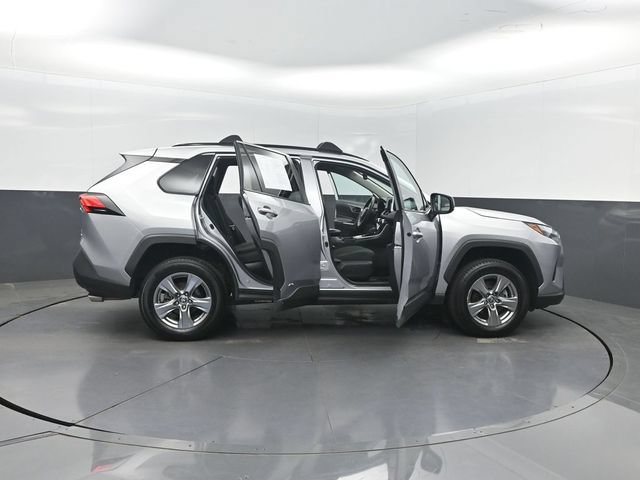 Used 2023 Toyota RAV4 LE AWD/4WD image 32