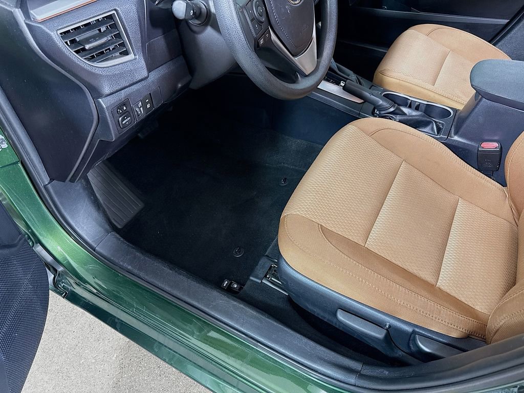 Used 2016 Toyota Corolla LE FWD image 10