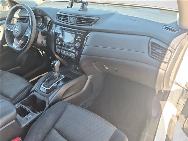 Used 2017 Nissan Rogue SV FWD image 21