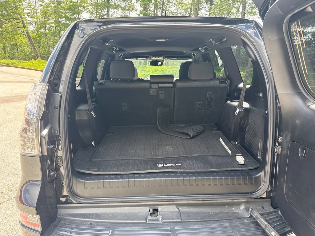 Used 2020 Lexus GX 460 Premium w/ Premium Package AWD/4WD image 29