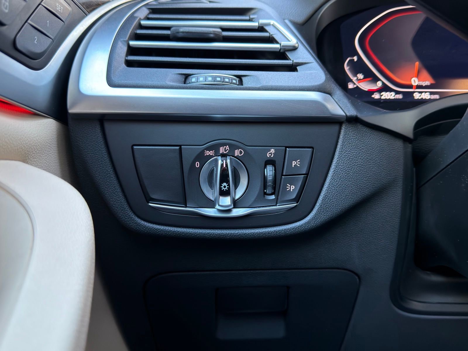 Used 2023 BMW X3 xDrive30i w/ Convenience Package image 24