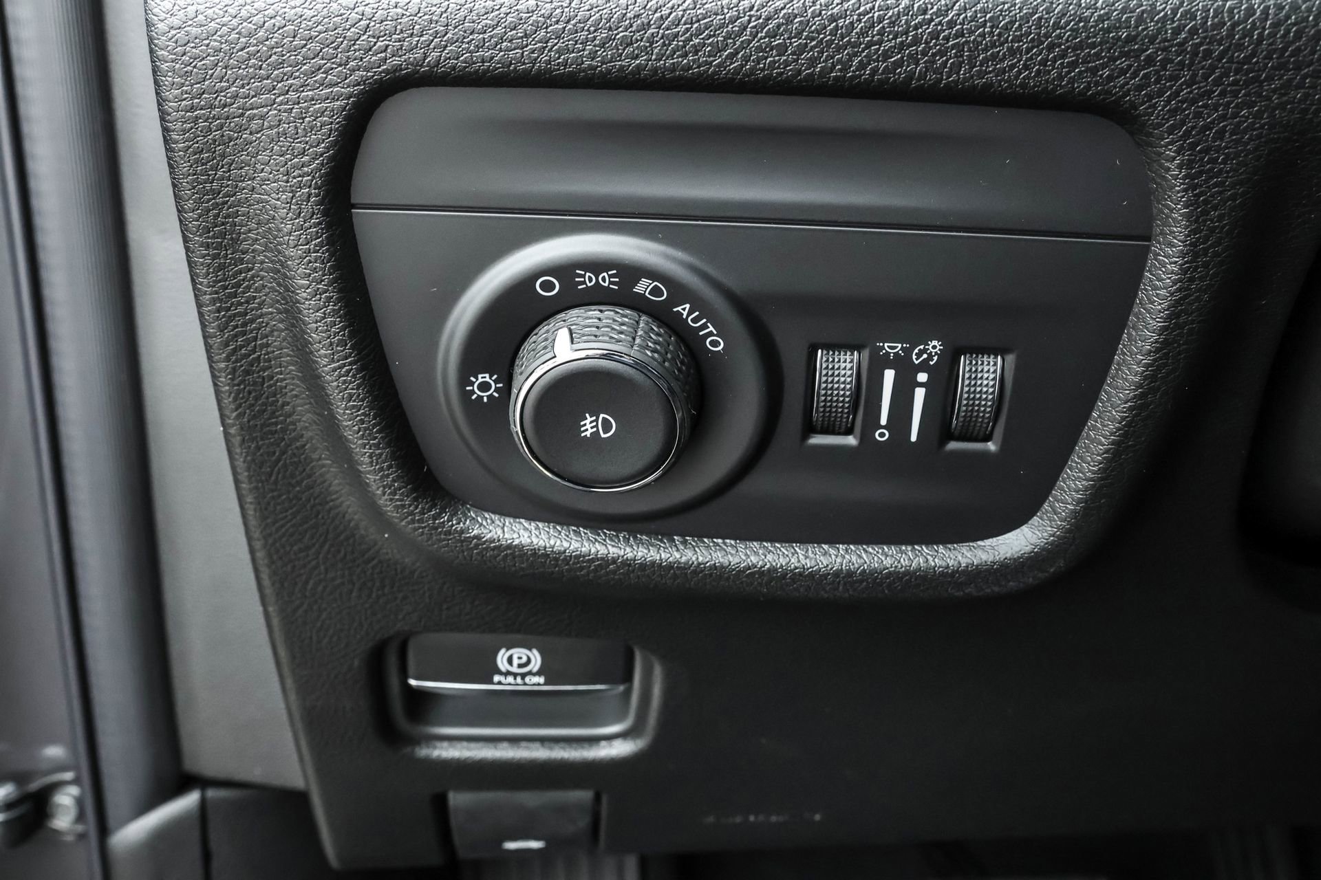 New 2025 Jeep Grand Cherokee Limited image 25