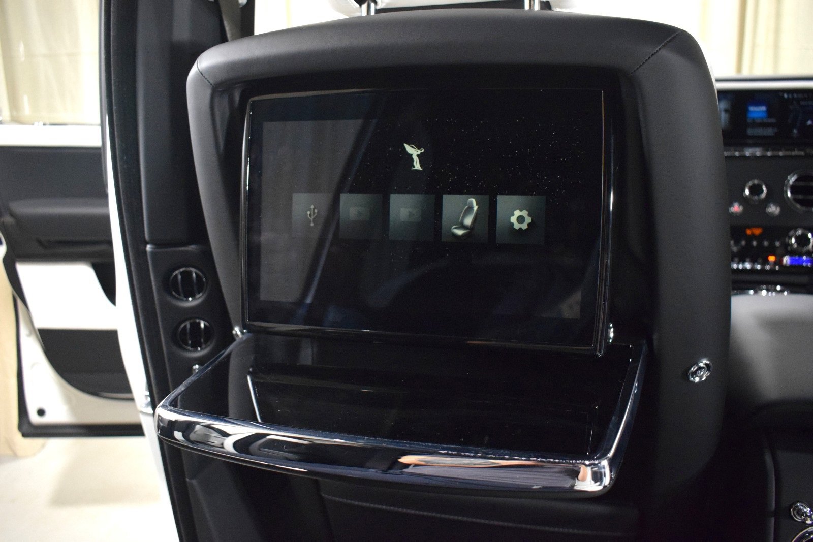 New 2026 Rolls-Royce Cullinan image 24