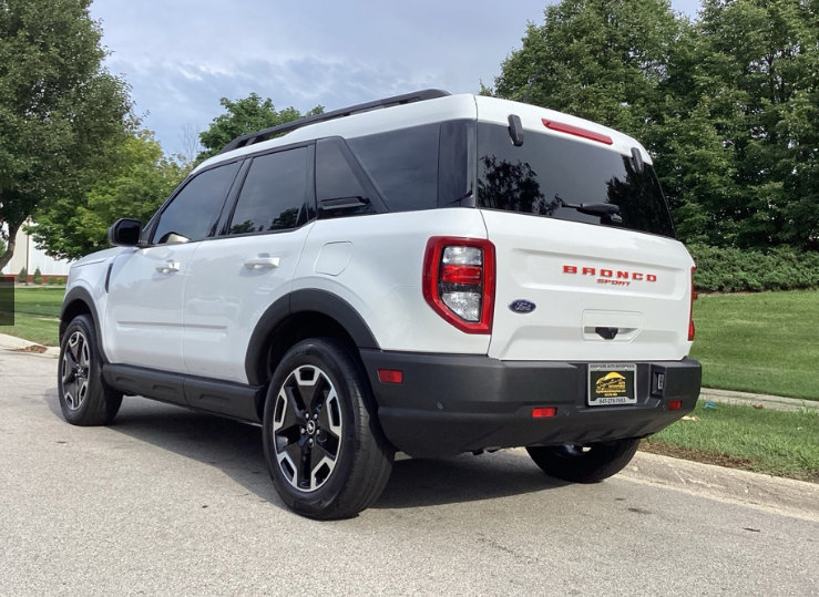 Used 2023 Ford Bronco Sport Outer Banks w/ Tech Package AWD/4WD image 3