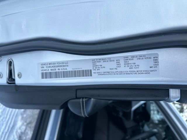 Used 2024 Jeep Grand Cherokee L Limited image 33