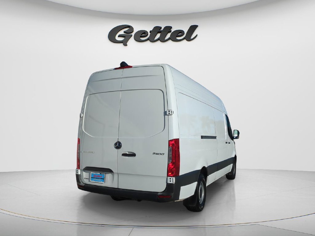 Used 2025 Mercedes-Benz Sprinter 2500 image 5