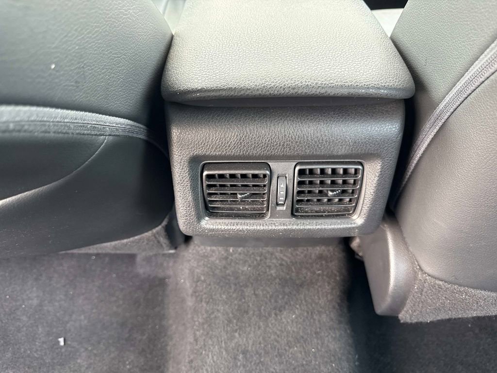 Used 2021 Toyota Camry SE w/ Audio Upgrade Package FWD image 14
