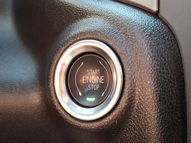 Certified 2025 Chevrolet Silverado 1500 Custom AWD/4WD image 25