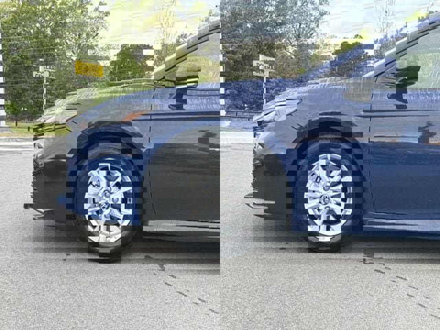 Used 2025 Toyota Camry LE image 9