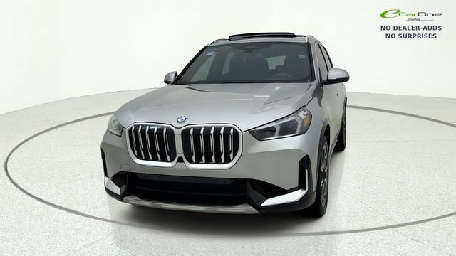 Used 2025 BMW X1 xDrive28i AWD/4WD image 3