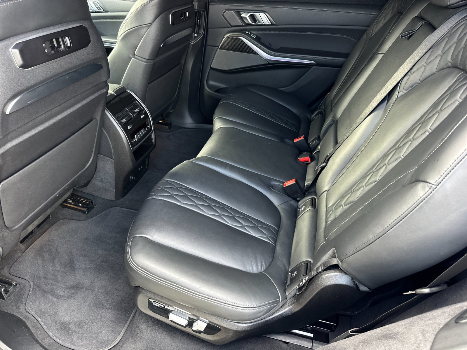 Used 2025 BMW X7 M60i w/ Executive Package AWD/4WD image 12