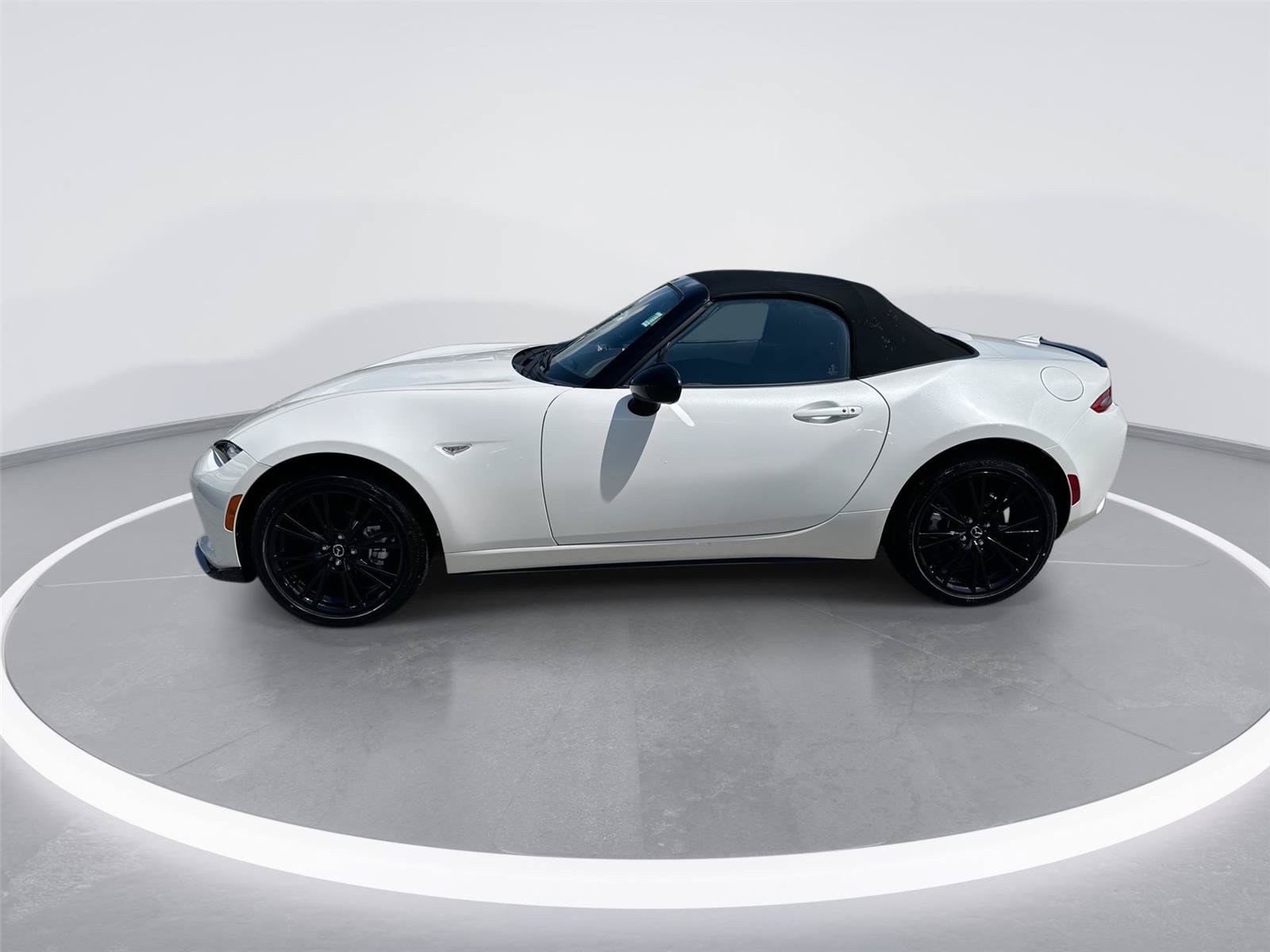 New 2026 MAZDA MX-5 Miata Club w/ Interior Package RWD image 5