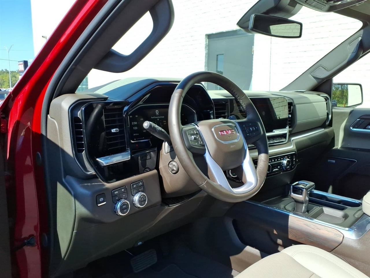 Used 2026 GMC Sierra 1500 SLT AWD/4WD image 5