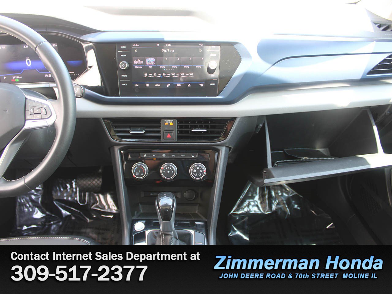 Used 2023 Volkswagen Taos SE w/ Panoramic Sunroof Package AWD/4WD image 18