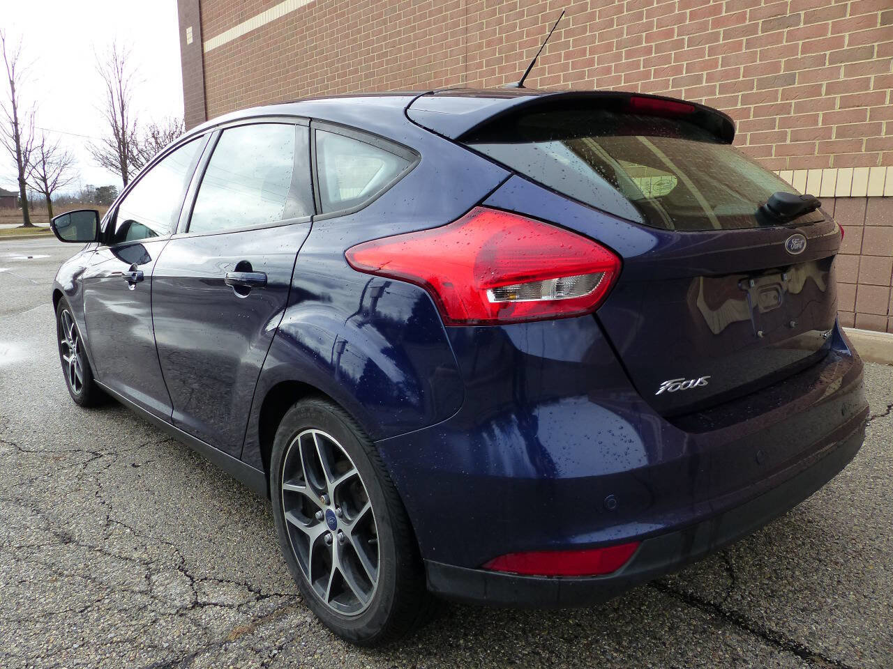 Used 2017 Ford Focus SEL image 9