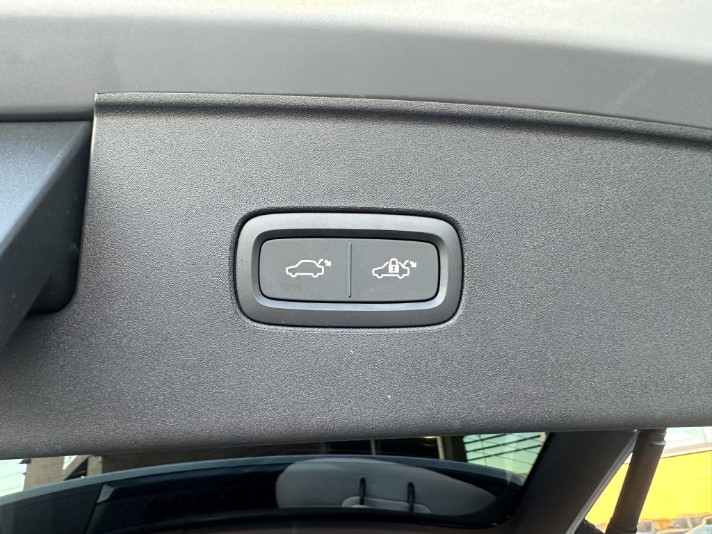 Used 2025 Volvo EX90 Plus image 35