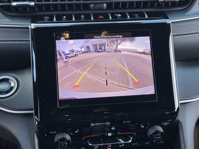 New 2025 Jeep Grand Cherokee Altitude AWD/4WD image 12