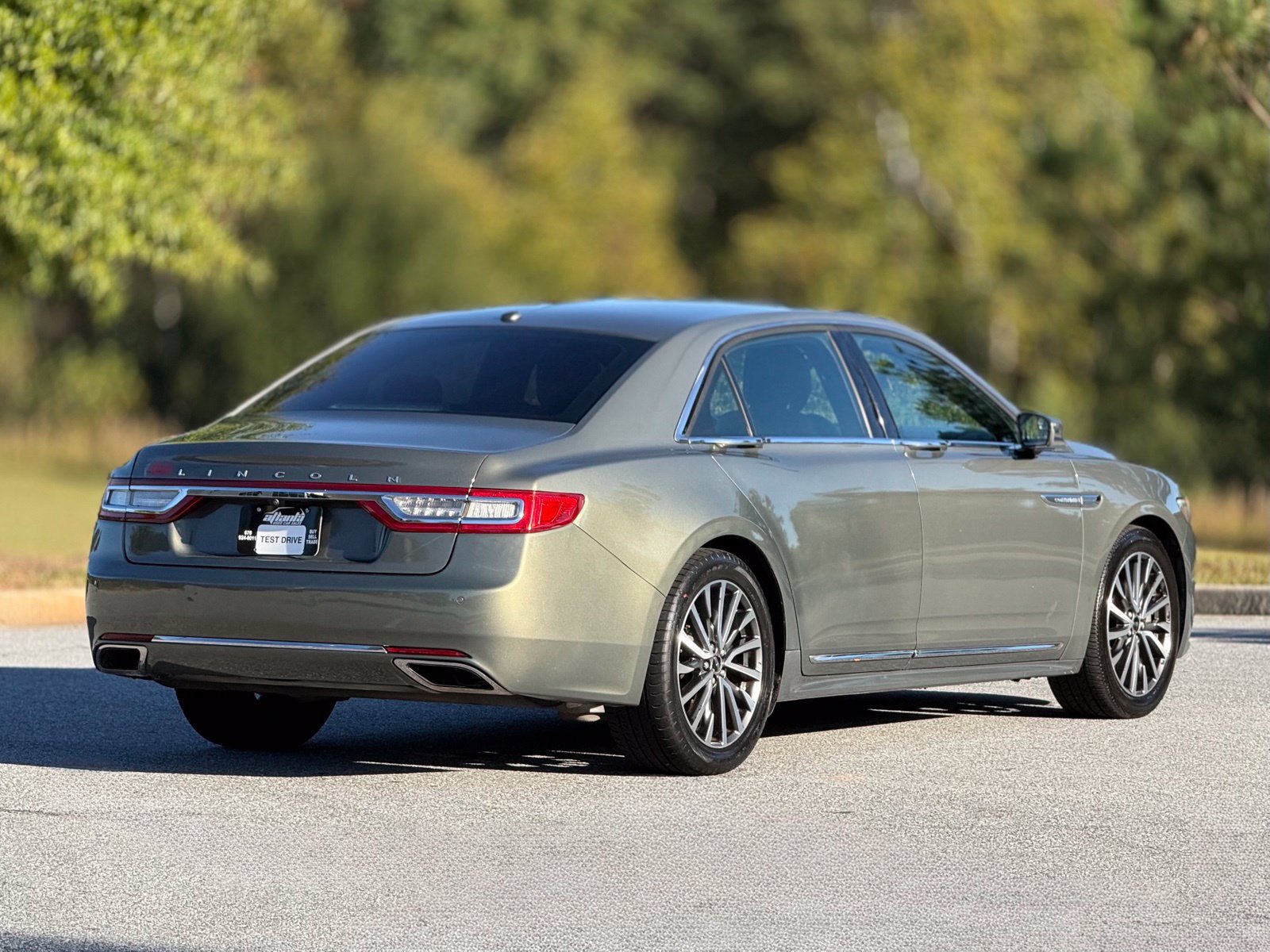 Used 2017 Lincoln Continental Select FWD image 11