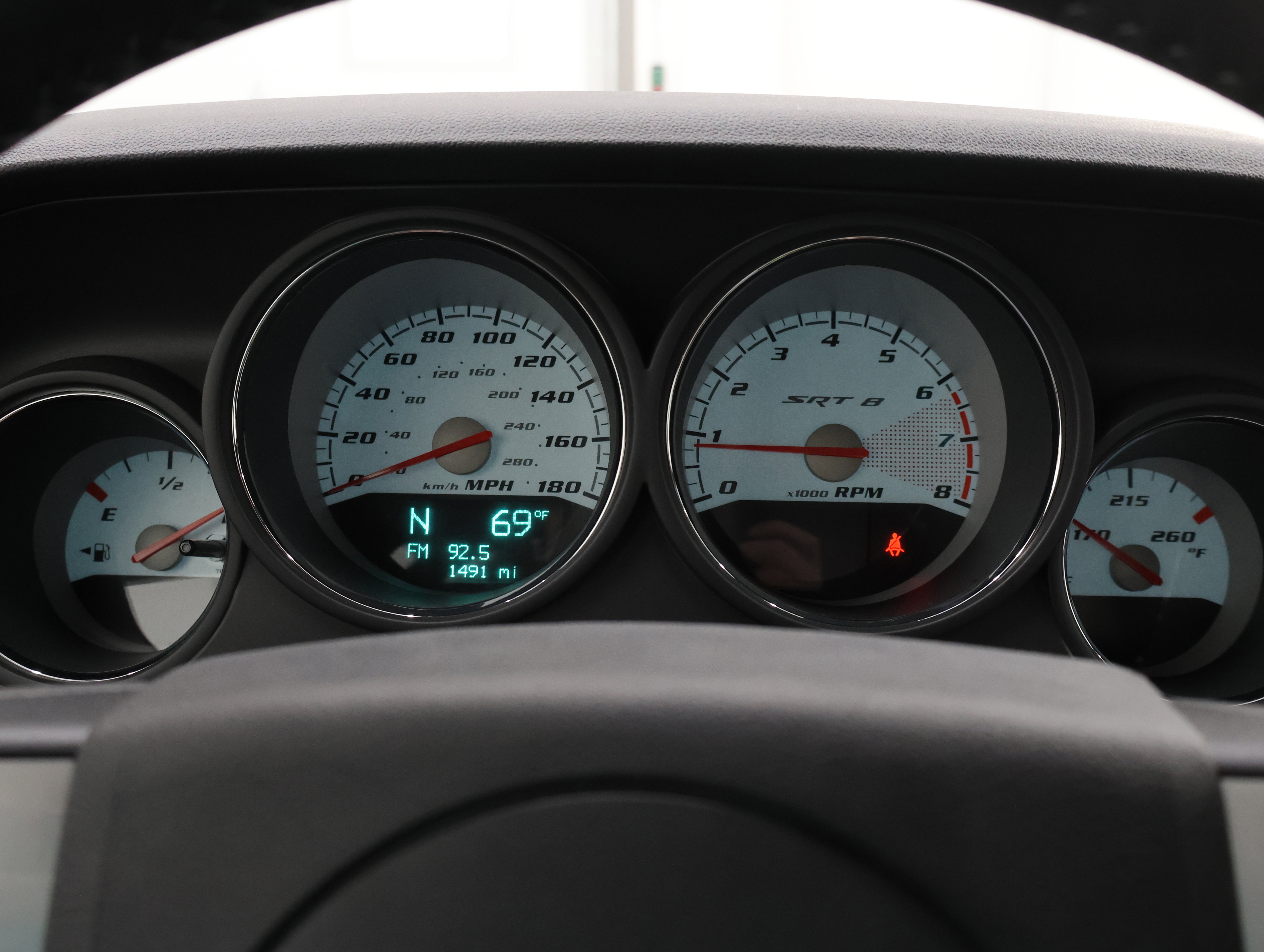 Used 2009 Dodge Challenger SRT8 w/ SRT Option Group II RWD image 10